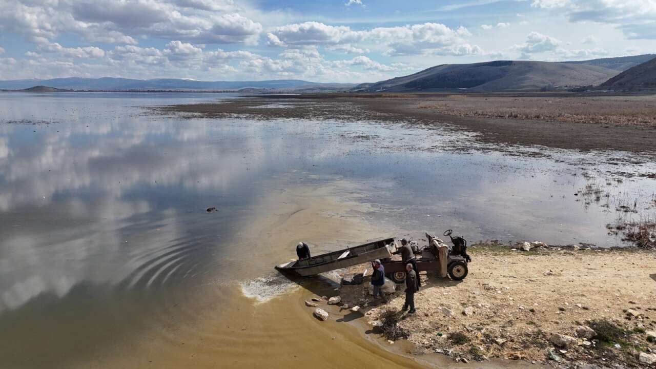 Konya’da kuraklığın vurduğu Çavuşçu Gölü, yaşama tekrar tutundu 1